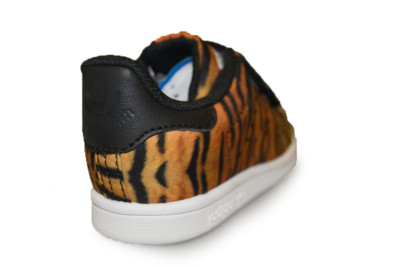 stan smith croco enfant brun